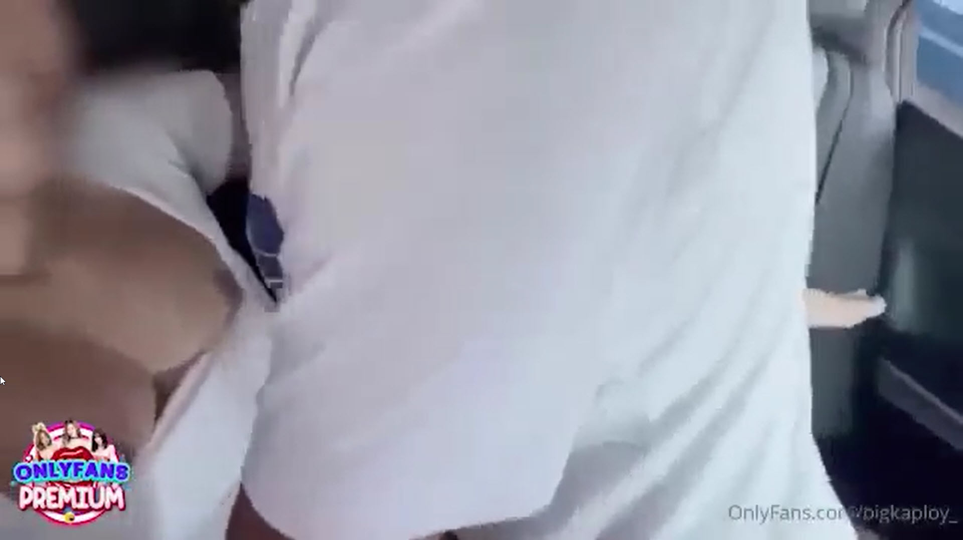 ชวนแฟนมาเอาบนรถ รถสั่นมาก เสียวหีไม่ไหว เย็ดหีไทย