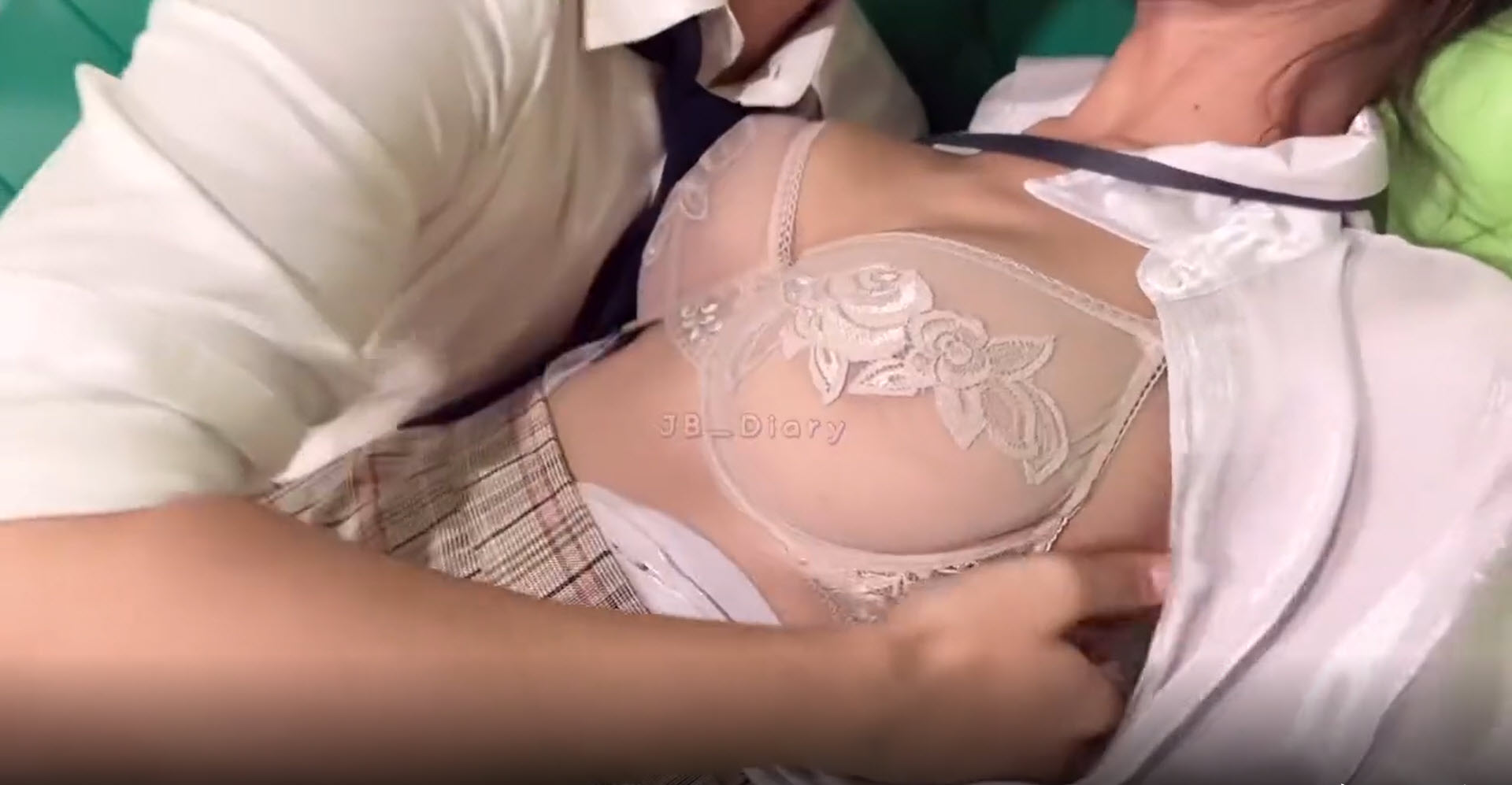 สูง ผอม แต่หน้าอกอึ๋ม ชอบใส่เสื้อเชิ้ตรัดรูปกระโปรงสั้นๆมาทำงานxxxไทย