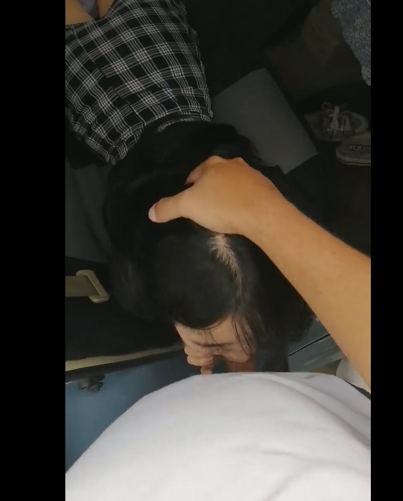 หนังโป๊ไทยเอาน้ำฉีดใส่ปากจจะไหลออกปากลงที่แก้มสดๆน้องโครตน่ารักสุดๆ