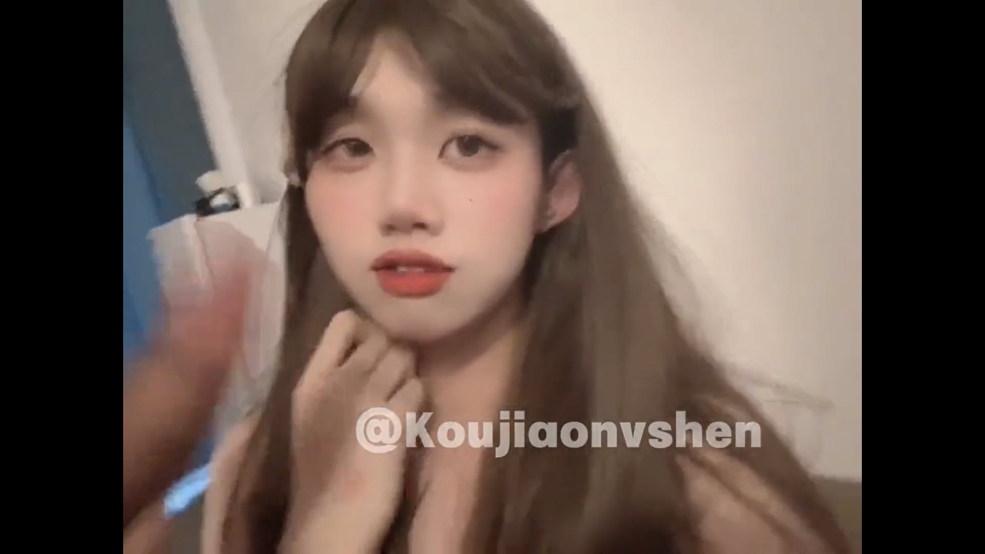 คลิปโป๊สาวเกาหลีโดนควยฟาดหน้าเห็นแล้วเงี่ยนอยากเอาควยยัดปาก