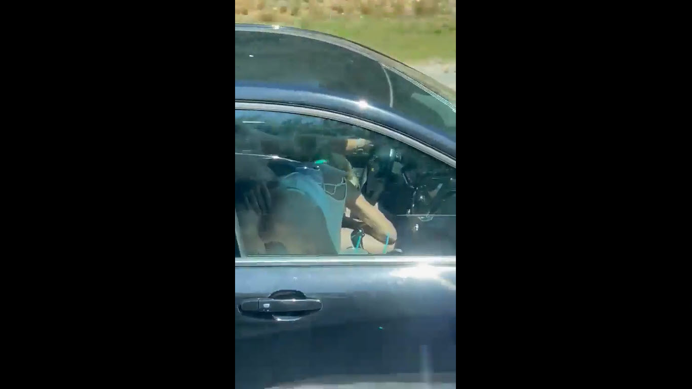 บรรยากาศคันข้างๆโคตรเด็ดขับรถอย่างไงให้เสียวดูเอาเสียวสุดๆหนังโป๊ฝรั่ง