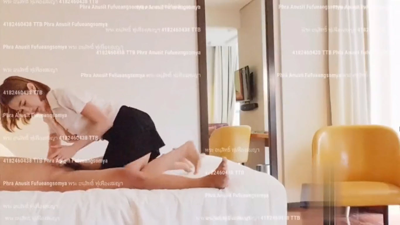 เย็ดเพื่อนช่วงพักเที่ยงมันเงี่ยนอ่ะเรยเรียกเพื่อนมาเปิดห้องจัดเย็ดอย่างเสียว