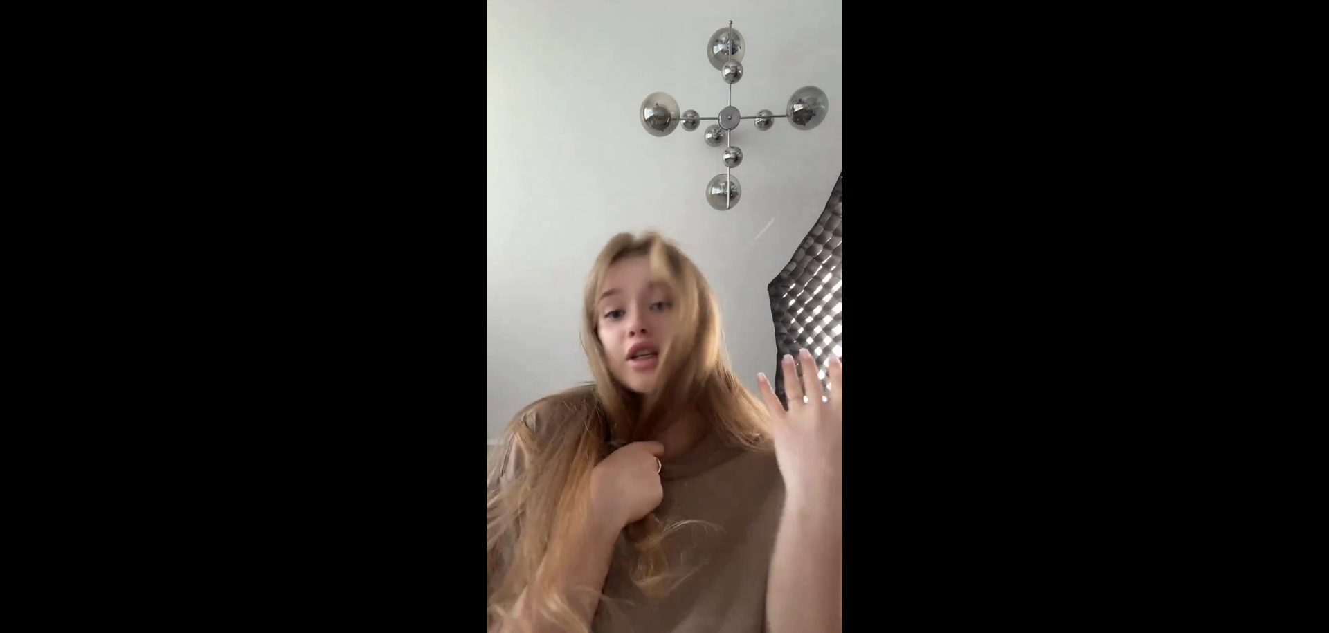 หนังโป๊ฝรั่งแก้ผ้าโชว์หีชมพูรูหีน่าเย็ดมากเห็นหีไม่มีหมอยและอยากกระแทก