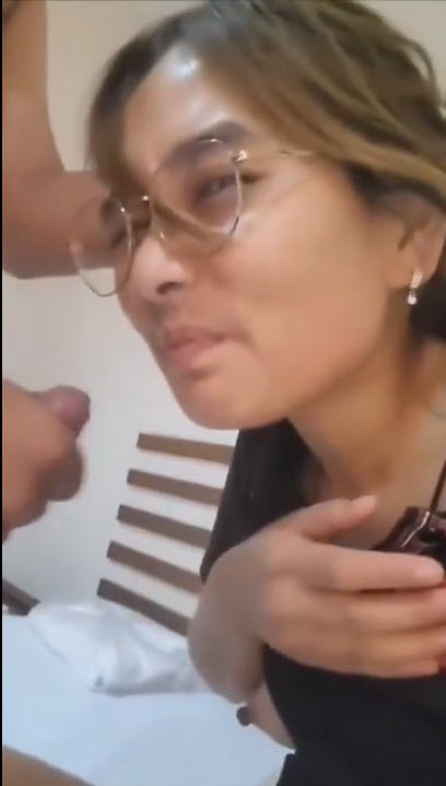 คลิปหลุดน้องไอซ์นัดเย็ดกับหนุ่มช่างกลเย็ดไปคุยไปโคตรได้อารมณ์